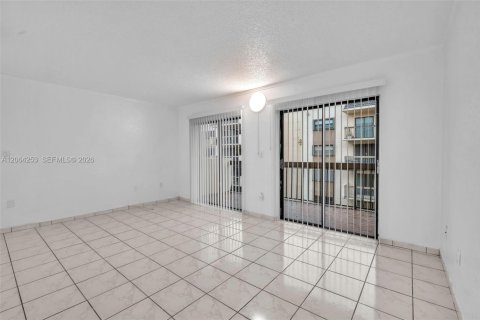Снять в аренду кондоминиум в Майами, Флорида 2 спальни, 78.78м2, № 2279094 - фото 11
