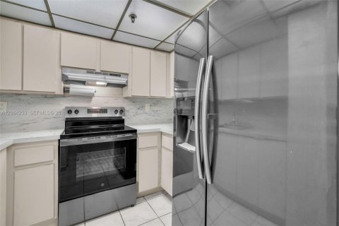 Снять в аренду кондоминиум в Майами, Флорида 2 спальни, 78.78м2, № 2279094 - фото 13