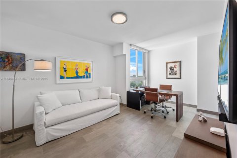 Copropriété à vendre à Miami, Floride: 2 chambres, 157.93 m2 № 1857059 - photo 15