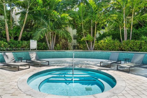 Copropriété à vendre à Miami, Floride: 2 chambres, 157.93 m2 № 1857059 - photo 29