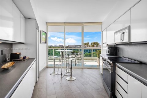 Copropriété à vendre à Miami, Floride: 2 chambres, 157.93 m2 № 1857059 - photo 17
