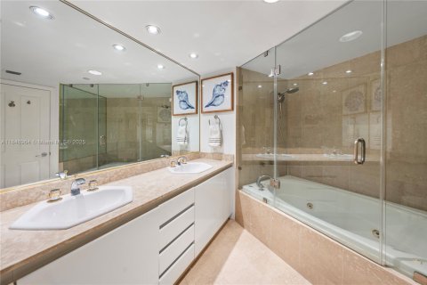 Condo in Miami, Florida, 2 bedrooms  № 1857059 - photo 19
