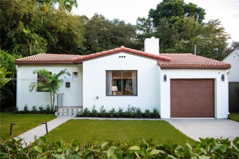 House in El Portal, Florida 3 bedrooms, 130.9 sq.m. № 1951576 - photo 7