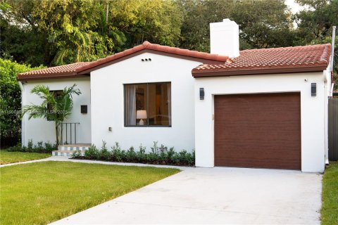 House in El Portal, Florida 3 bedrooms, 130.9 sq.m. № 1951576 - photo 27