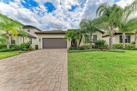 House in Bradenton, Florida 4 bedrooms, 186.36 sq.m. № 2283684