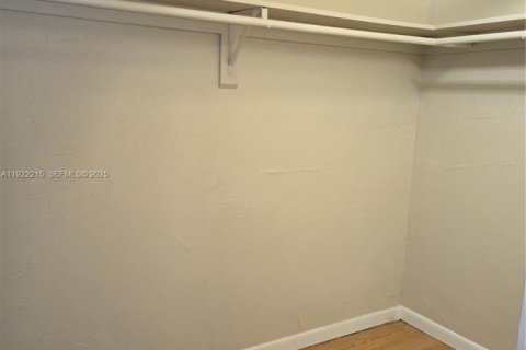 Adosado en alquiler en Miami, Florida, 3 dormitorios, 167.22 m2 № 1990042 - foto 14