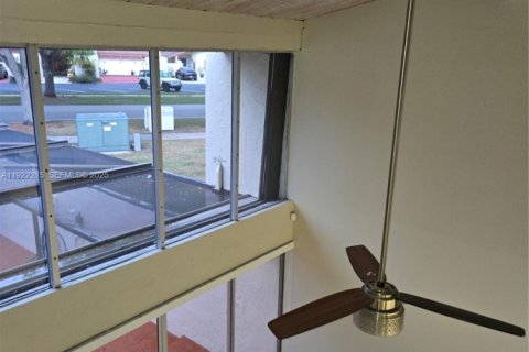 Adosado en alquiler en Miami, Florida, 3 dormitorios, 167.22 m2 № 1990042 - foto 5