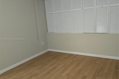 Adosado en alquiler en Miami, Florida, 3 dormitorios, 167.22 m2 № 1990042 - foto 9