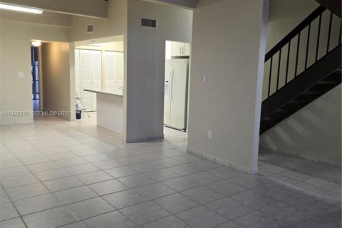 Adosado en alquiler en Miami, Florida, 3 dormitorios, 167.22 m2 № 1990042 - foto 10