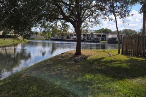 Touwnhouse à louer à Miami, Floride: 3 chambres, 167.22 m2 № 1990042 - photo 19