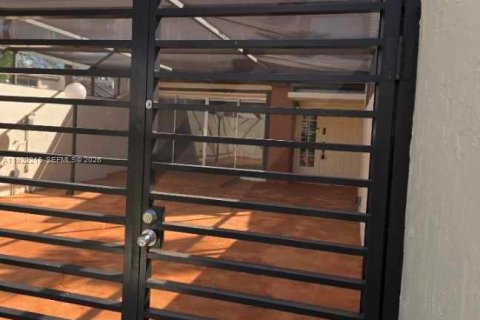 Touwnhouse à louer à Miami, Floride: 3 chambres, 167.22 m2 № 1990042 - photo 20