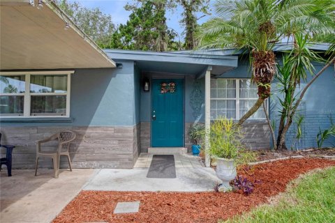 House in New Port Richey, Florida 4 bedrooms, 118.17 sq.m. № 1368241 - photo 3