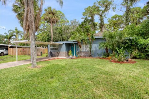 House in New Port Richey, Florida 4 bedrooms, 118.17 sq.m. № 1368241 - photo 2