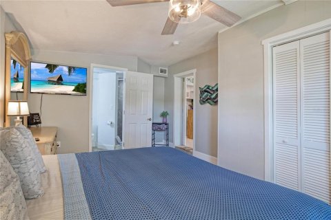 House in New Port Richey, Florida 4 bedrooms, 118.17 sq.m. № 1368241 - photo 23