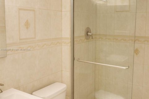 Condo in Aventura, Florida, 2 bedrooms  № 1953133 - photo 10