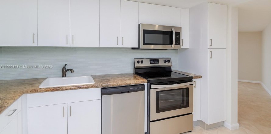 Condo in Aventura, Florida, 2 bedrooms  № 1953133