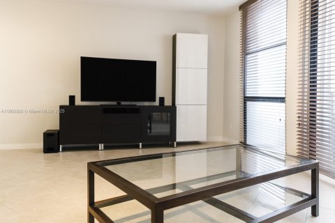 Condo in Aventura, Florida, 2 bedrooms  № 1953133 - photo 9