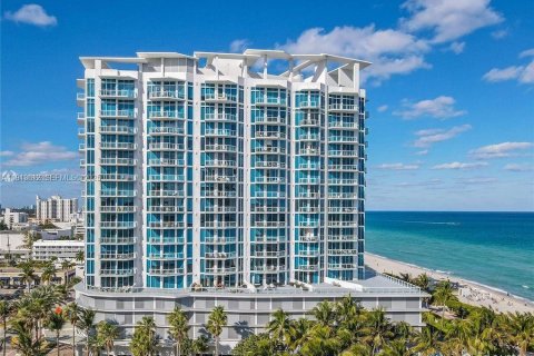 Condominio en Miami Beach, Florida, 1 dormitorio  № 2034885