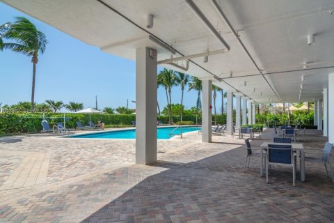 Condominio en venta en Miami Beach, Florida, 1 dormitorio, 75.99 m2 № 2034885 - foto 16