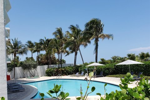 Condominio en venta en Miami Beach, Florida, 1 dormitorio, 75.99 m2 № 2034885 - foto 18