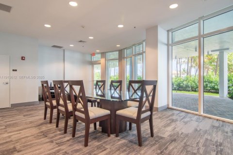 Condominio en venta en Miami Beach, Florida, 1 dormitorio, 75.99 m2 № 2034885 - foto 24