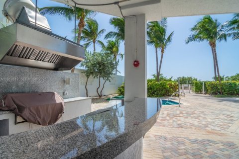 Condominio en venta en Miami Beach, Florida, 1 dormitorio, 75.99 m2 № 2034885 - foto 17