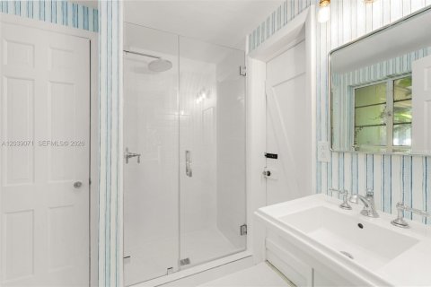 Villa ou maison à vendre à Pinecrest, Floride: 4 chambres, 293.85 m2 № 2265736 - photo 10