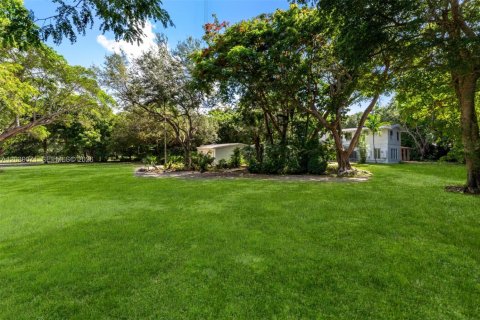 Villa ou maison à vendre à Pinecrest, Floride: 4 chambres, 293.85 m2 № 2265736 - photo 17