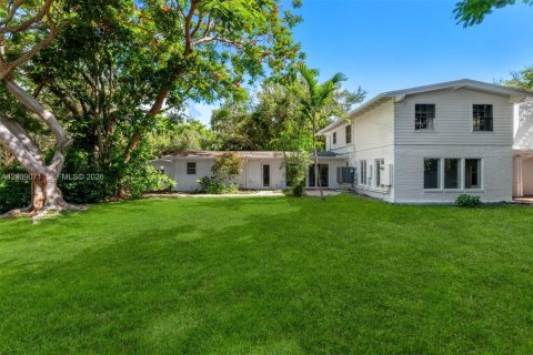 Villa ou maison à vendre à Pinecrest, Floride: 4 chambres, 293.85 m2 № 2265736 - photo 18