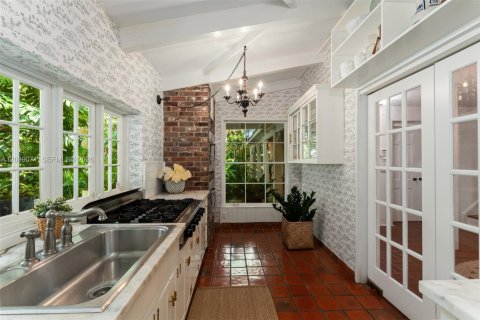 Villa ou maison à vendre à Pinecrest, Floride: 4 chambres, 293.85 m2 № 2265736 - photo 5