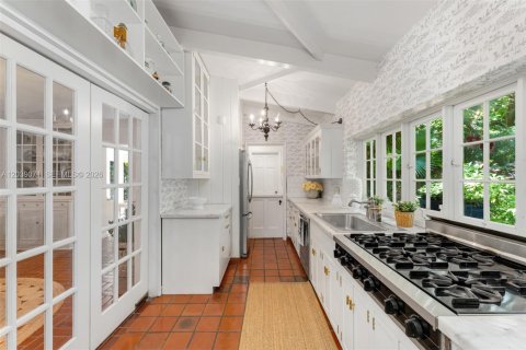Villa ou maison à vendre à Pinecrest, Floride: 4 chambres, 293.85 m2 № 2265736 - photo 6