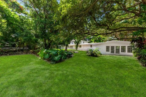 Villa ou maison à vendre à Pinecrest, Floride: 4 chambres, 293.85 m2 № 2265736 - photo 16