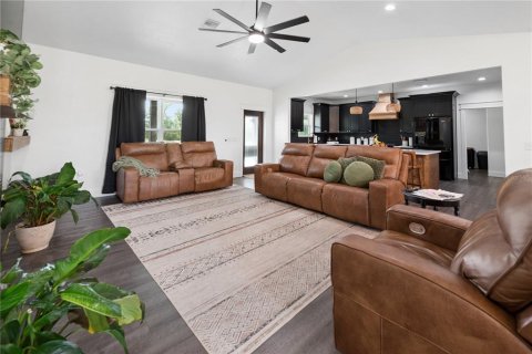 House in Bell, Florida 3 bedrooms, 202.16 sq.m. № 2287289 - photo 9