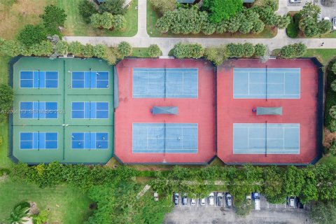 Condo in Pompano Beach, Florida, 1 bedroom  № 2068781 - photo 15