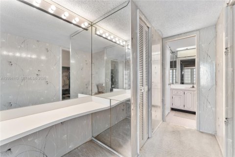 Condo in Pompano Beach, Florida, 1 bedroom  № 2068781 - photo 11