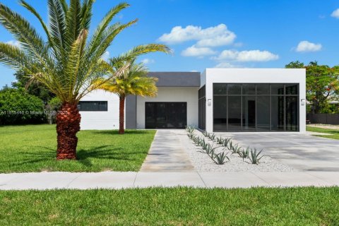 House in Homestead, Florida 4 bedrooms, 246.93 sq.m. № 1766917 - photo 5