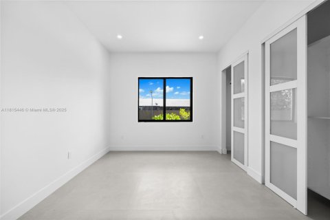 House in Homestead, Florida 4 bedrooms, 246.93 sq.m. № 1766917 - photo 9