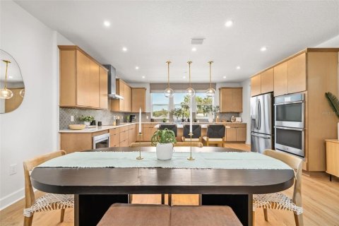 Townhouse in New Smyrna Beach, Florida 3 bedrooms, 237.55 sq.m. № 2149573 - photo 3