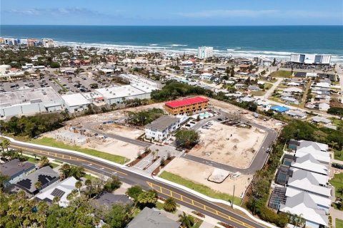 Townhouse in New Smyrna Beach, Florida 3 bedrooms, 237.55 sq.m. № 2149573