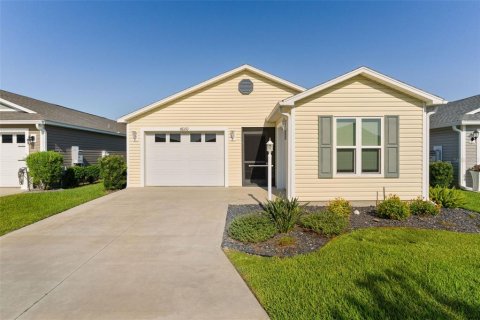 House in The Villages, Florida 2 bedrooms, 117.61 sq.m. № 2220699