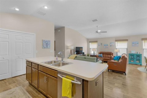 House in The Villages, Florida 2 bedrooms, 117.61 sq.m. № 2220699 - photo 19