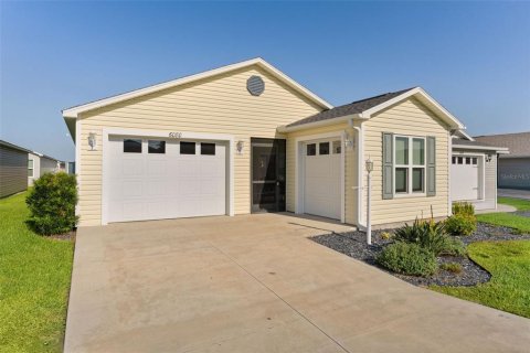 House in The Villages, Florida 2 bedrooms, 117.61 sq.m. № 2220699 - photo 4