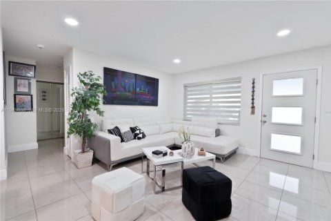 Купить виллу или дом в Помпано-Бич, Флорида 2 спальни, 123.65м2, № 2006017 - фото 5