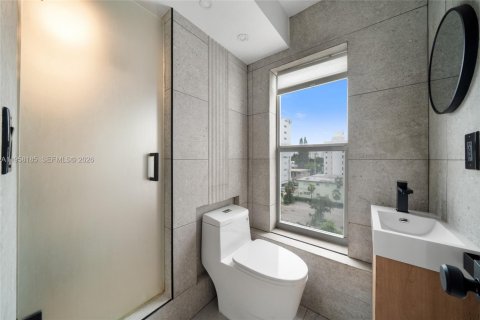 Condominio en alquiler en Miami Beach, Florida, 2 dormitorios, 77.02 m2 № 2021006 - foto 13