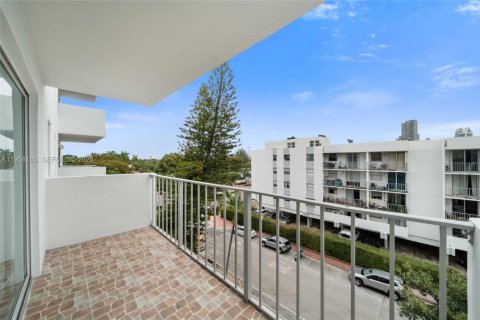 Condominio en alquiler en Miami Beach, Florida, 2 dormitorios, 77.02 m2 № 2021006 - foto 16
