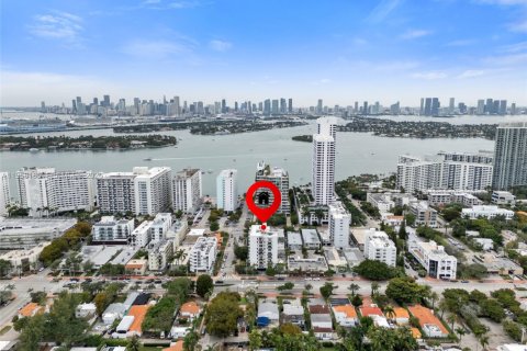 Condominio en alquiler en Miami Beach, Florida, 2 dormitorios, 77.02 m2 № 2021006 - foto 20