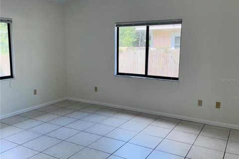 House in Gainesville, Florida 3 bedrooms, 138.24 sq.m. № 1847140 - photo 3