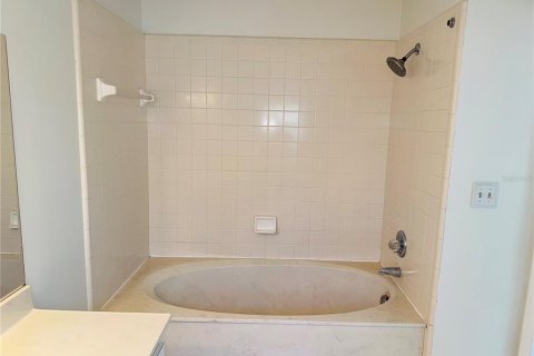 House in Gainesville, Florida 3 bedrooms, 138.24 sq.m. № 1847140 - photo 8