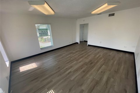 Propiedad comercial en alquiler en Clearwater, Florida, 360.55 m2 № 1806944 - foto 8