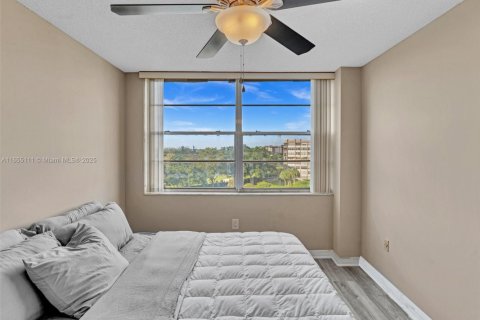 Condo in Pembroke Pines, Florida, 2 bedrooms  № 1365353 - photo 20